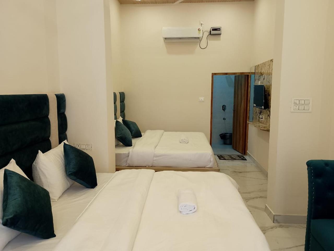 Hotel Lr Delite Inn Mathura Exterior photo