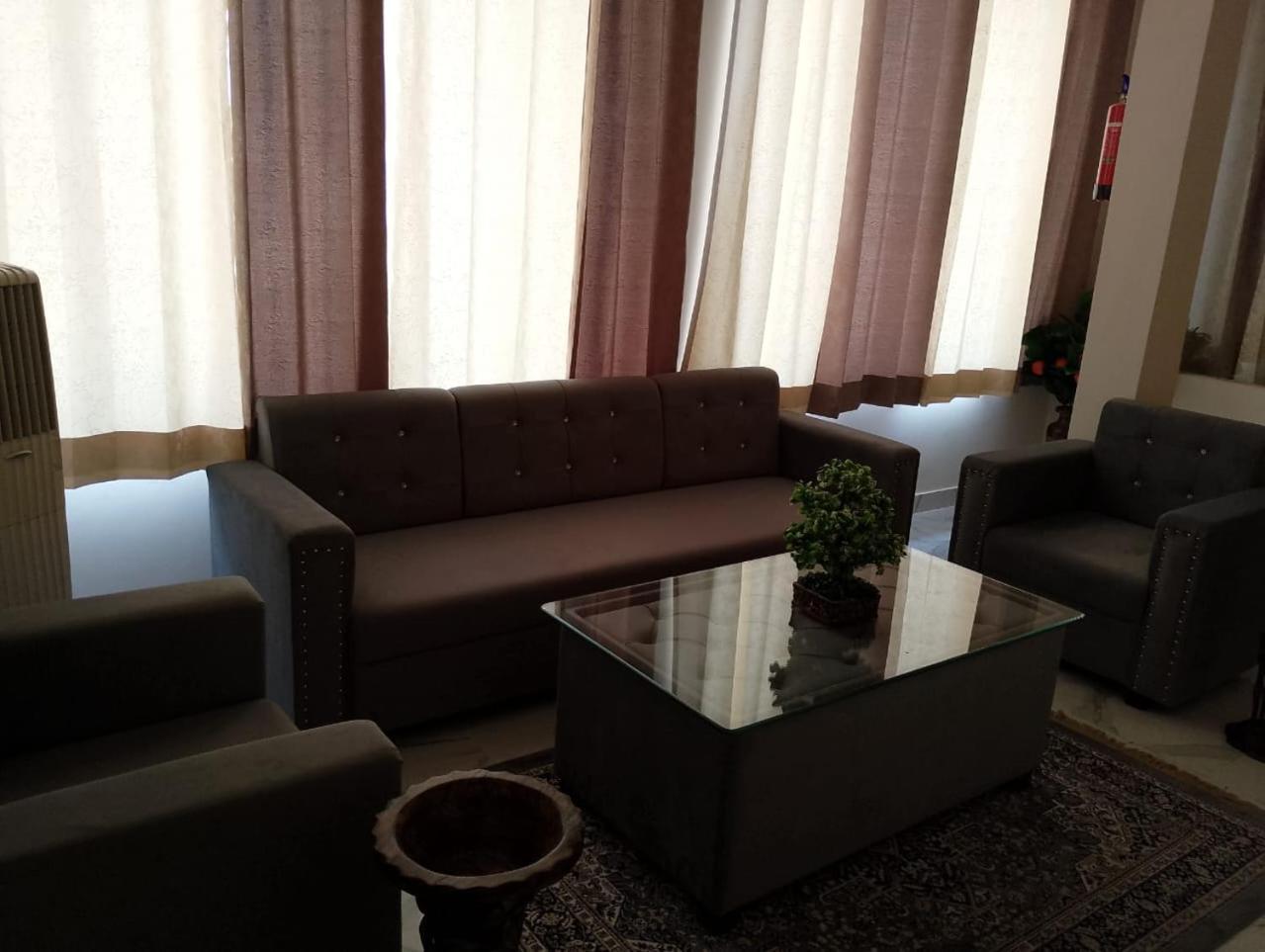 Hotel Lr Delite Inn Mathura Exterior photo